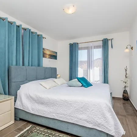 Lurda Krk Villa *