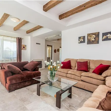 Lurda Krk Villa *