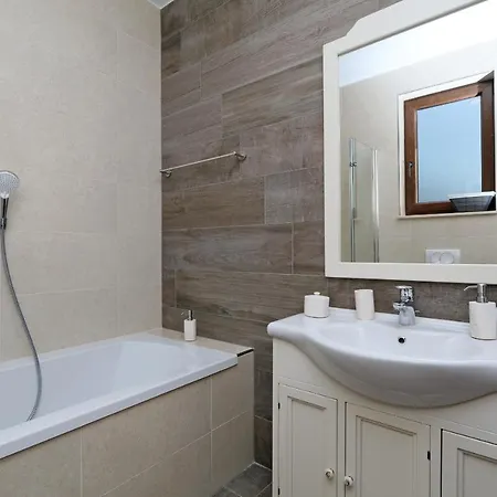 Lurda Krk Linardići